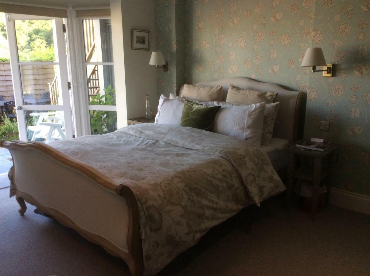 Compass Rose Bed & Breakfast Dartmouth Bagian luar foto