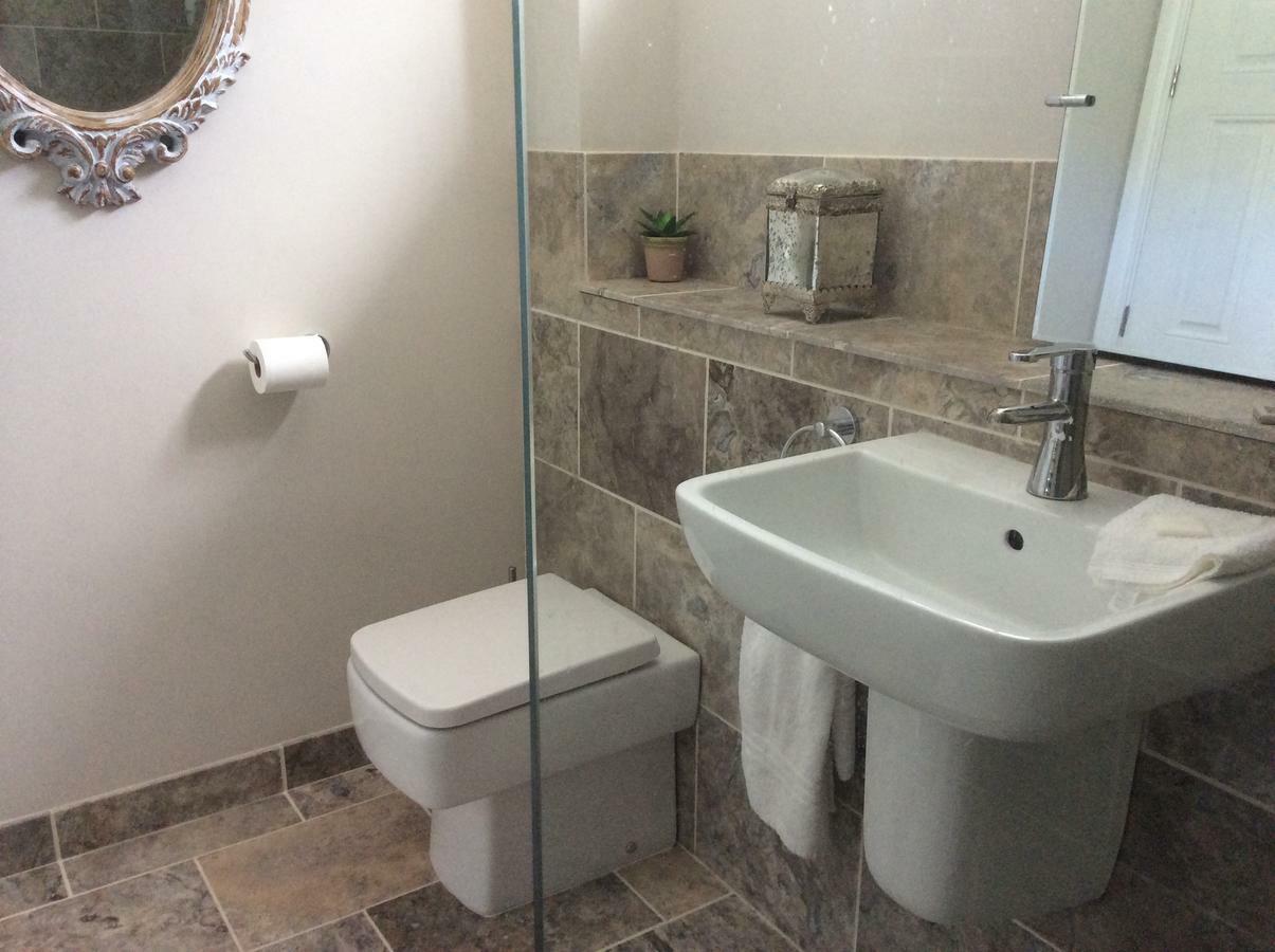 Compass Rose Bed & Breakfast Dartmouth Bagian luar foto