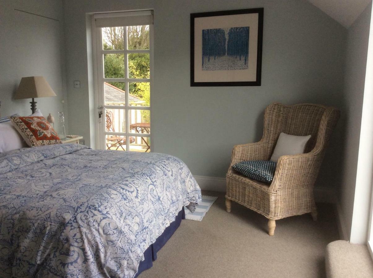 Compass Rose Bed & Breakfast Dartmouth Bagian luar foto