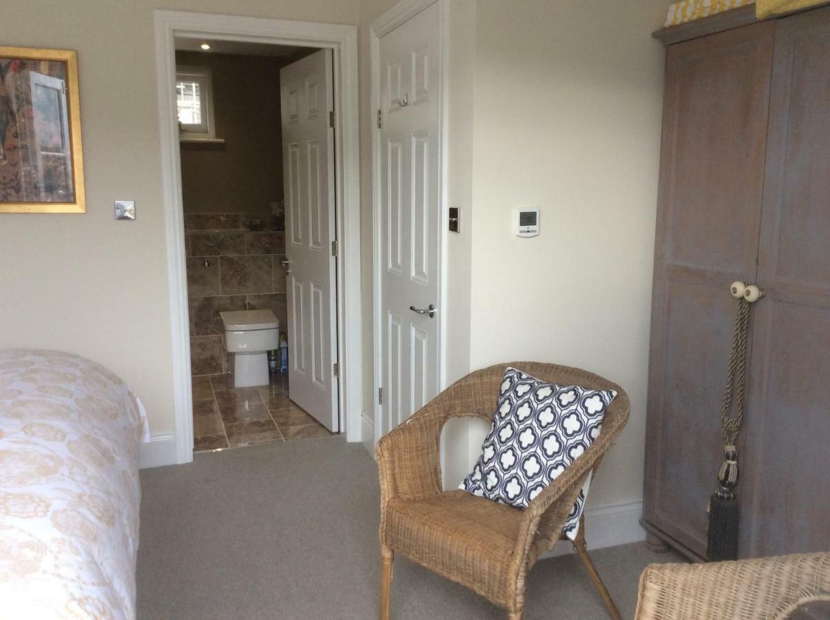 Compass Rose Bed & Breakfast Dartmouth Bagian luar foto